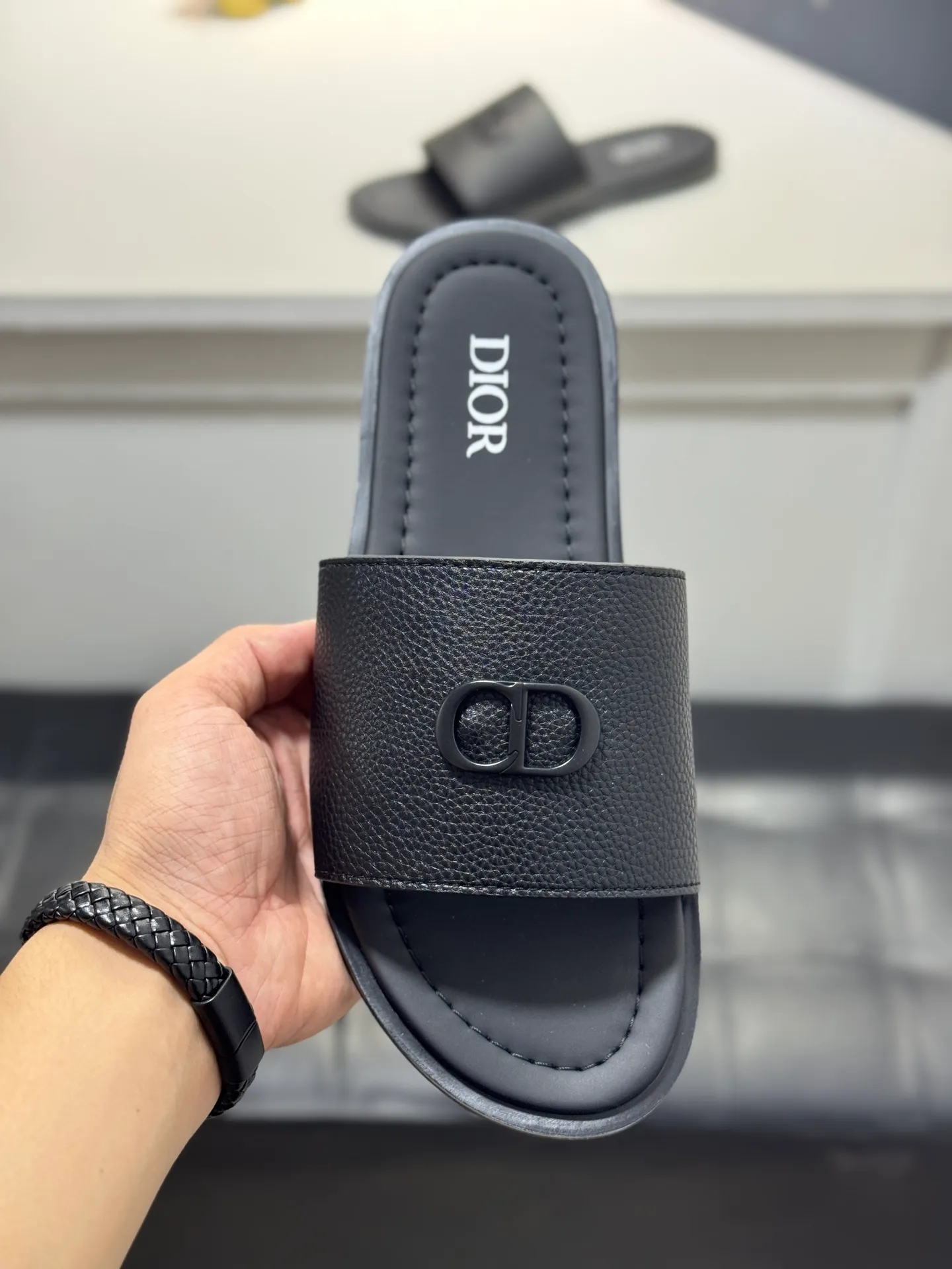 Men's men's shoes 💰320 [New style] 🦇🦇𝐂𝐡𝐫𝐢𝐬𝐭𝐢𝐚𝐧 𝐃𝐢𝐨𝐫 Dior slippers - the latest hot sandals, classic sandals, original replicas, super durable and versatile, cowhide leather with hardware accessories, very comfortable on the feet Look slim and white. Original molded outsole size: 38-44 (.45. Customized